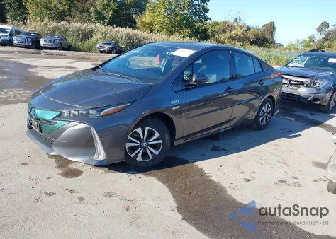 2018 Toyota Prius Prime Plus из США, поврежденный, VIN JTDKARFP0J3090801